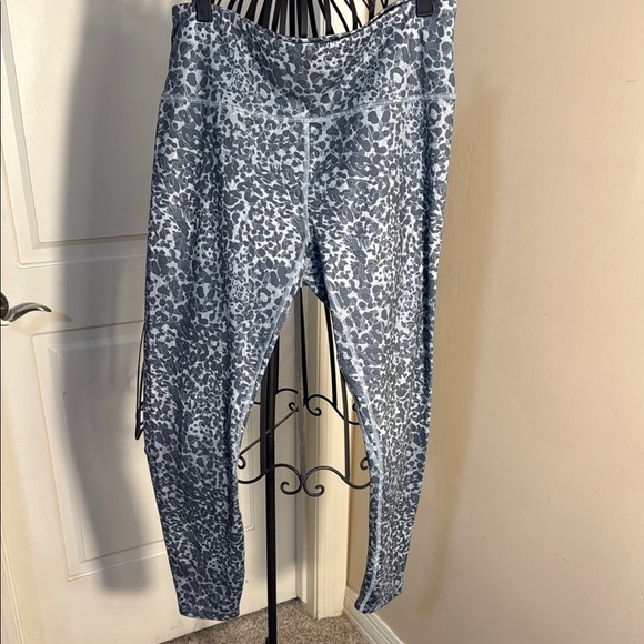 JoyLab Charcoal Animal Print Leggings - Picture 1 of 5